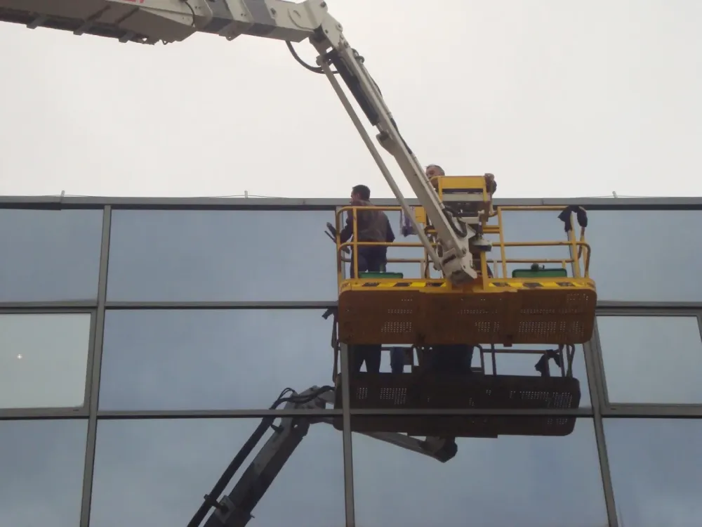 nettoyage-vitre-en-hauteur